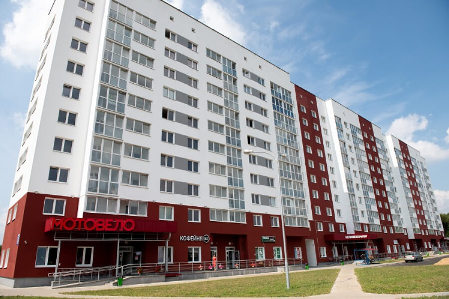 Прямо сейчас «Евроопт» разыгрывает квартиру в Минске, большие деньги и 40 модных iPhone 12! Смотрите – и выигрывайте!